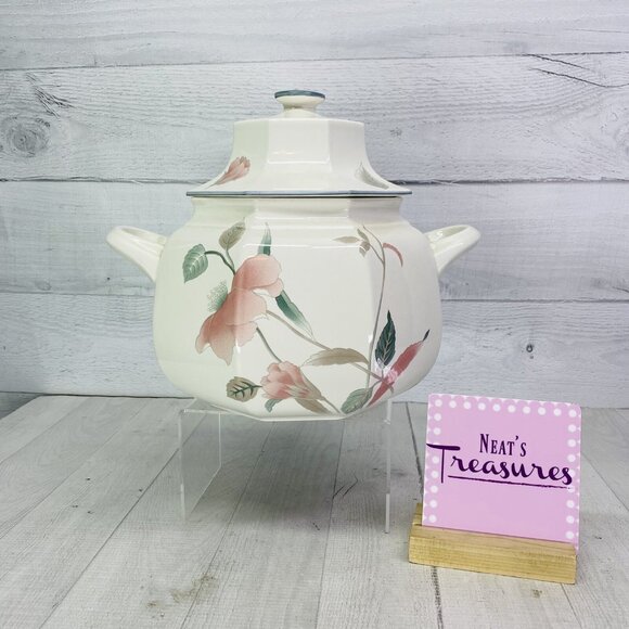 Mikasa CONTINENTAL SILK FLOWERS F3003 Octagonal  Lidded Handles 10"  Soup Tureen - Picture 1 of 12